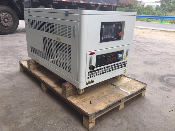25kw 靜音汽油發(fā)電機 (4)
